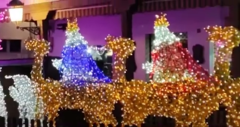 Holiday+Lights+demonstrating+Holidays+around+the+world